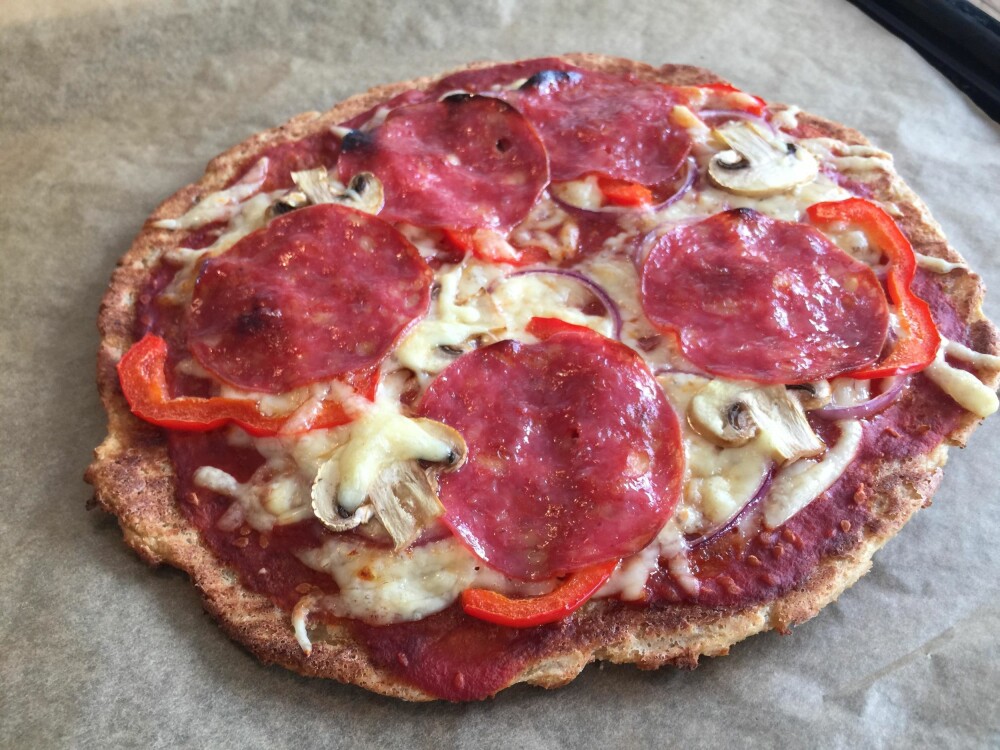 FERDIG: Stek pizzaen til osten er smeltet og bunnen er sprø. FERDIG: Stek pizzaen til osten er smeltet og bunnen er sprø.