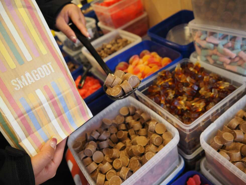 SMÅGODT: Fyll opp posen med favorittgodiset, men ikke overdriv mengden selv om butikkene frister med knallgode tilbud. SMÅGODT: Fyll opp posen med favorittgodiset, men ikke overdriv mengden selv om butikkene frister med knallgode tilbud.