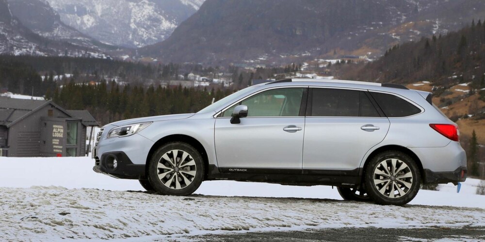 SER BEDRE UT: Subaru har ryddet opp i linjene på sin nye Outback-modell. Bakkeklaringen er hele 20 cm. SER BEDRE UT: Subaru har ryddet opp i linjene på sin nye Outback-modell. Bakkeklaringen er hele 20 cm.