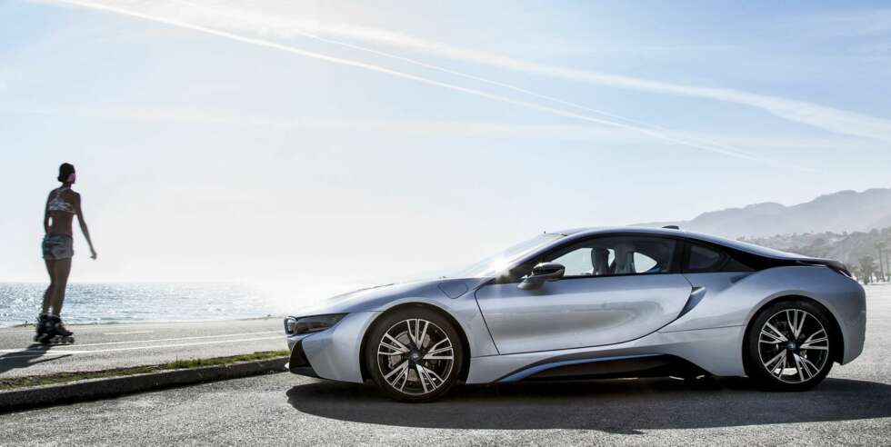 PLASS I SOLA: BMW i8 vil sette varige spor, mener artikkelforfatteren. FOTO: Paul Barshon, Top Gear PLASS I SOLA: BMW i8 vil sette varige spor, mener artikkelforfatteren. FOTO: Paul Barshon, Top Gear