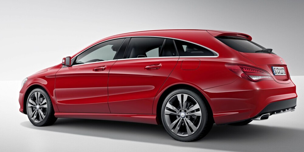 SPORTY: Tidligere har vi testet firedørsutgaven av CLA, og den har kjøreegenskaper som trygt kan kalles sportslige. Regn med at Shooting Brake oppfører seg likedan. FOTO: Mercedes-Benz SPORTY: Tidligere har vi testet firedørsutgaven av CLA, og den har kjøreegenskaper som trygt kan kalles sportslige. Regn med at Shooting Brake oppfører seg likedan. FOTO: Mercedes-Benz