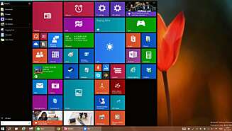 Du kan nesten lage Metro-look i Windows 10 ved å strekke start-
menyen opp til toppen av skjermen. Du kan nesten lage Metro-look i Windows 10 ved å strekke start-
menyen opp til toppen av skjermen.