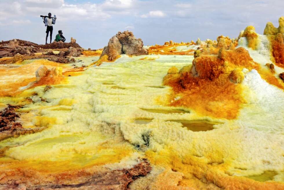 FREMME: Dallol er målet for vår gåtur. Her lå det en gang en italiensk landsby. FREMME: Dallol er målet for vår gåtur. Her lå det en gang en italiensk landsby.