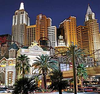 HELE VERDEN: New York, Paris, Hollywood, Egypt. Hele verden er representert, eller rettere sagt koppiert, i Las Vegas. HELE VERDEN: New York, Paris, Hollywood, Egypt. Hele verden er representert, eller rettere sagt koppiert, i Las Vegas.