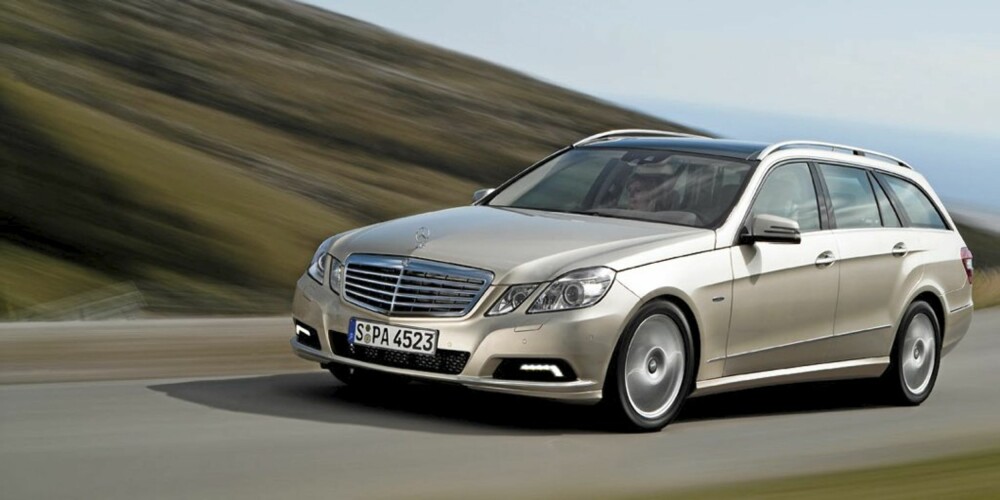 KJØREMESTER: Mercedes E-klasse kjører godt, den er lett å traktere på svingete vei, samtidig som komforten hele tiden råder. KJØREMESTER: Mercedes E-klasse kjører godt, den er lett å traktere på svingete vei, samtidig som komforten hele tiden råder.