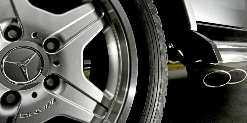 PÅKOSTET: 18toms felger, store ventilerte bremser og dobbelt eksosutblås - alt signert AMG. PÅKOSTET: 18toms felger, store ventilerte bremser og dobbelt eksosutblås - alt signert AMG.