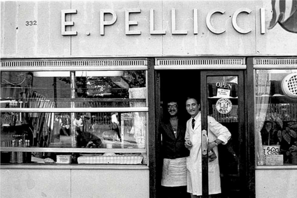 PELLICCI: Denne klassiske East End-kafeen ble etablert i 1939 og består den dag i dag. PELLICCI: Denne klassiske East End-kafeen ble etablert i 1939 og består den dag i dag.