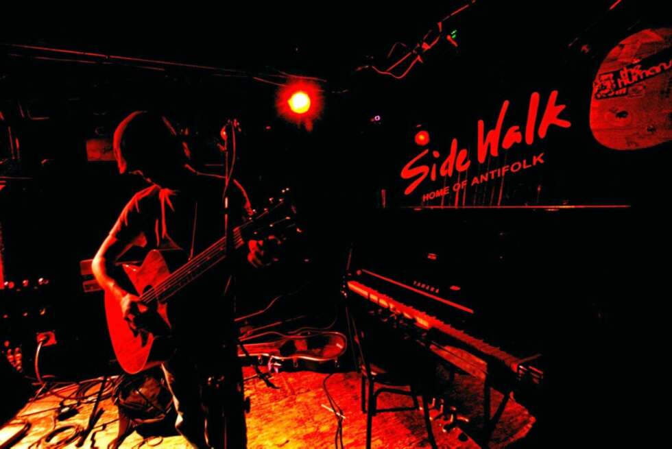 ANTI-FOLKSOM: Sidewalk Café på 6th Street er interessant først og fremst av historiske grunner. ANTI-FOLKSOM: Sidewalk Café på 6th Street er interessant først og fremst av historiske grunner.