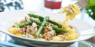 BLÅMUGGOST: Tagliatelle med blåmuggostsaus og valnøtter. BLÅMUGGOST: Tagliatelle med blåmuggostsaus og valnøtter.