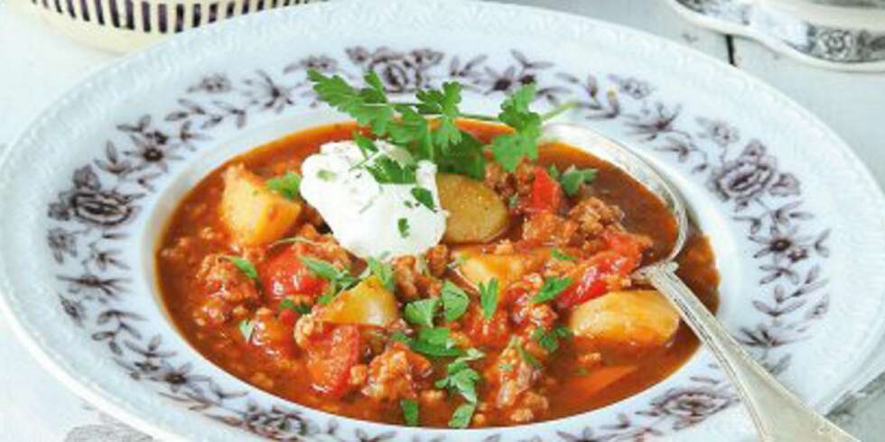 GULASJSUPPE: Lyst på vegetarmat i kveld? Prøv denne supre suppa. GULASJSUPPE: Lyst på vegetarmat i kveld? Prøv denne supre suppa.