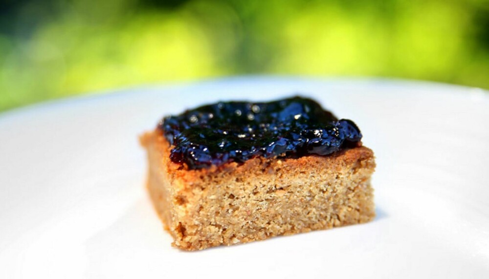 OPPSKRIFT PÅ PEANØTTKAKE: Enkelt, godt, kult og morsomt å lage. Prøv denne peanøttkaka! OPPSKRIFT PÅ PEANØTTKAKE: Enkelt, godt, kult og morsomt å lage. Prøv denne peanøttkaka!