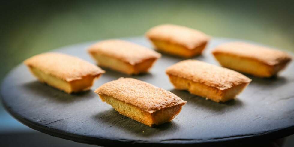 OPPSKRIFT PÅ FINANCIERS: Dette er de klassiske, franske kakene som ble spist av de rikeste menneskene i Paris. OPPSKRIFT PÅ FINANCIERS: Dette er de klassiske, franske kakene som ble spist av de rikeste menneskene i Paris.
