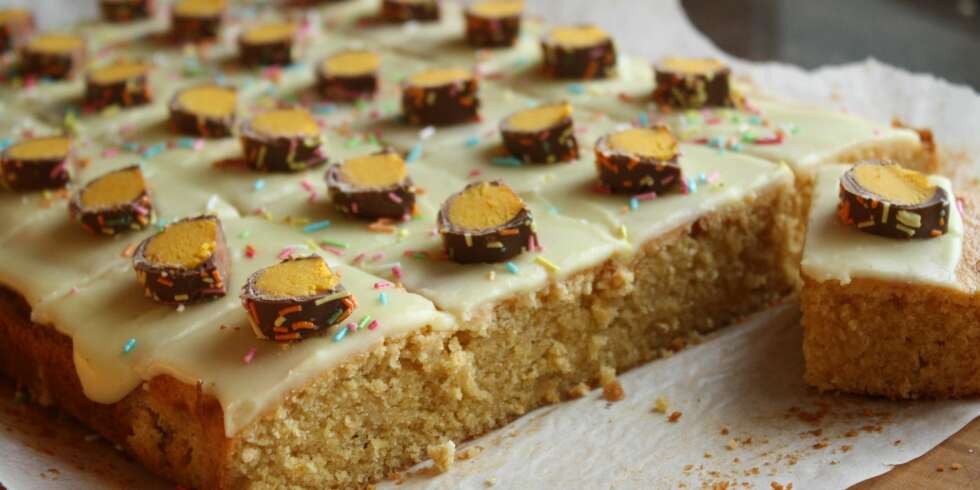 KAKE TIL PÅSKE: Påskekaka lages med appelsin og marsipan. Selvsagt. KAKE TIL PÅSKE: Påskekaka lages med appelsin og marsipan. Selvsagt.