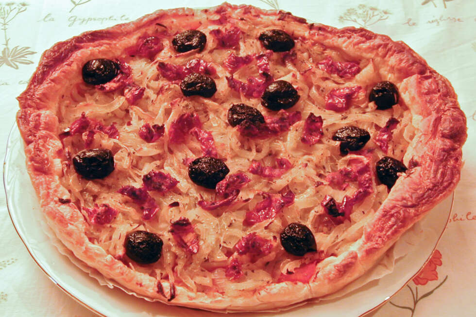 ANSJOS PÅ PIZZA: Ideen kommer fra den franske klassikeren pissaladiere. ANSJOS PÅ PIZZA: Ideen kommer fra den franske klassikeren pissaladiere.