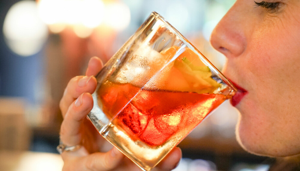 BOULEVARDIER: En nydelig drink som sier klart og tydelig fra at den er en drink. BOULEVARDIER: En nydelig drink som sier klart og tydelig fra at den er en drink.