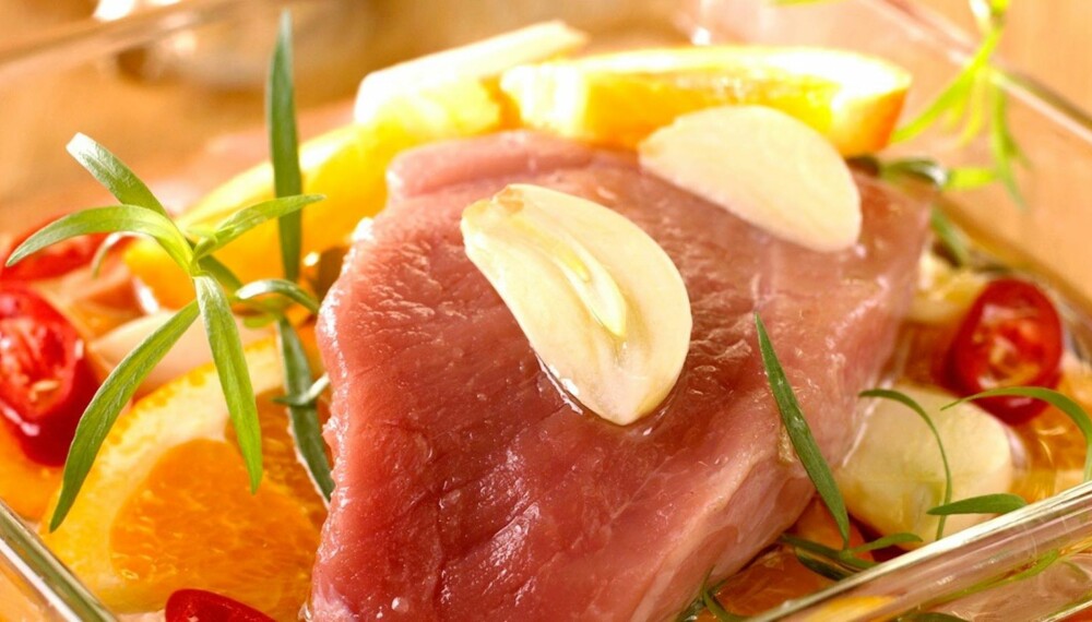 URTER: Det er godt med urter i marinade. Her er det brukt estragon. URTER: Det er godt med urter i marinade. Her er det brukt estragon.