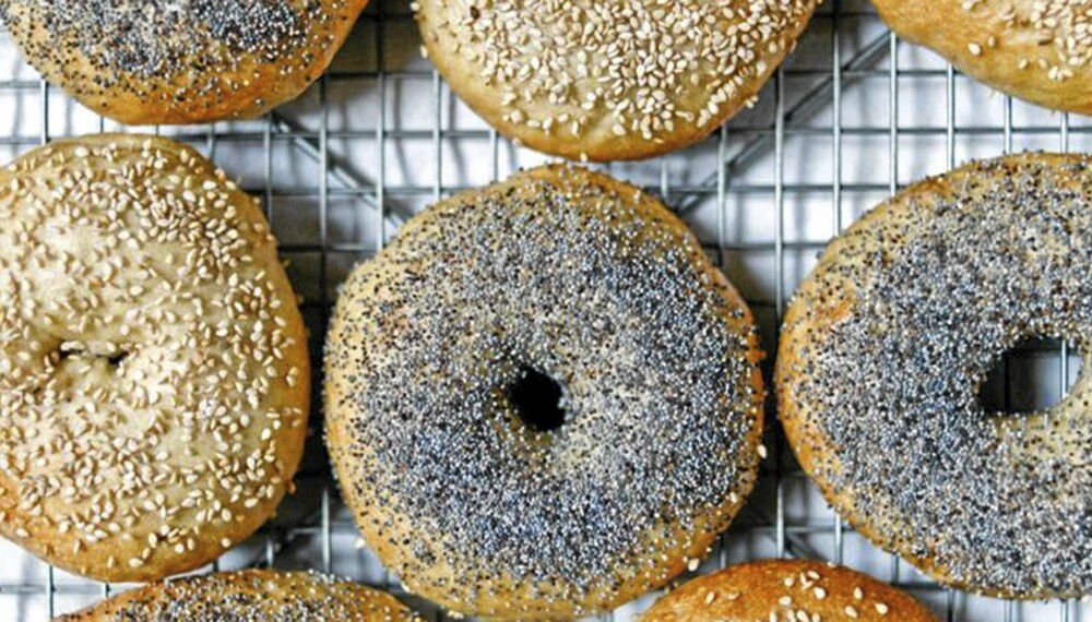OPPSKRIFT PÅ BAGELS: Det krever sin innsats, men belønningen er større. Bagels lager seg ikke selv. OPPSKRIFT PÅ BAGELS: Det krever sin innsats, men belønningen er større. Bagels lager seg ikke selv.