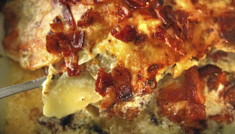 OPPSKRIFT PÅ FLØTEGRATINERTE POTETER MED BACON: Denne oppskriften slår knock-out på andre fløtegratinerte poteter. OPPSKRIFT PÅ FLØTEGRATINERTE POTETER MED BACON: Denne oppskriften slår knock-out på andre fløtegratinerte poteter.
