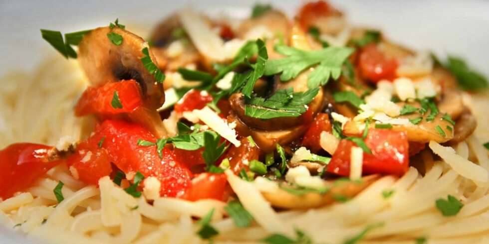 ENKEL PASTA TIL MIDDAG: Se hvor enkelt en pastamiddag kan være. Og så god! ENKEL PASTA TIL MIDDAG: Se hvor enkelt en pastamiddag kan være. Og så god!