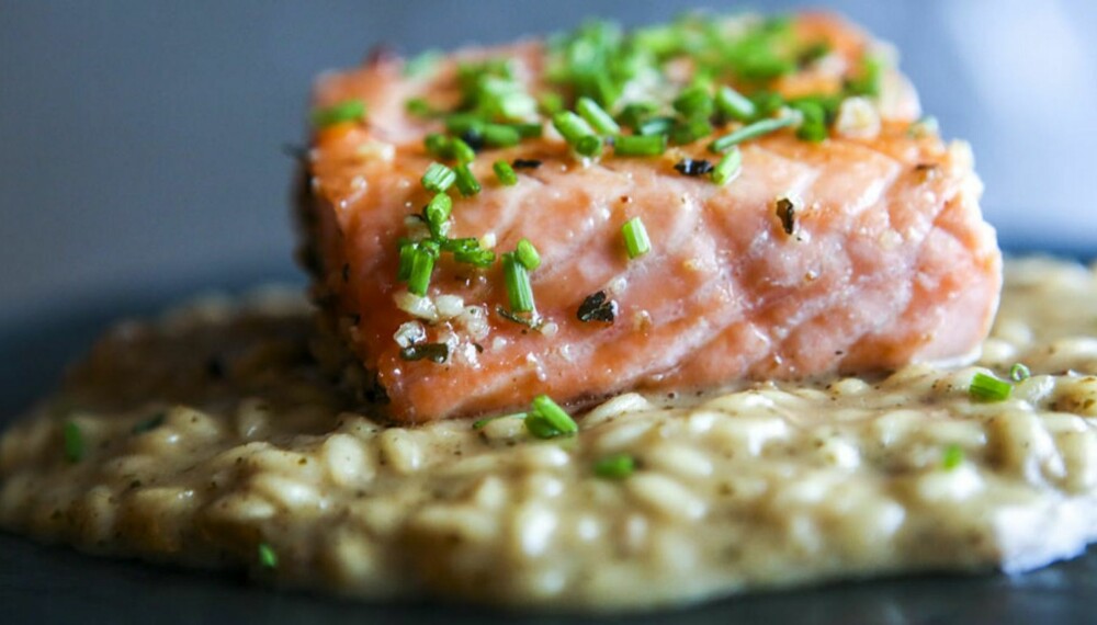 OPPSKRIFT PÅ LAKS MED RISOTTO: Dette er mat for voksne. Altså ikke mat for hvem som helst. OPPSKRIFT PÅ LAKS MED RISOTTO: Dette er mat for voksne. Altså ikke mat for hvem som helst.