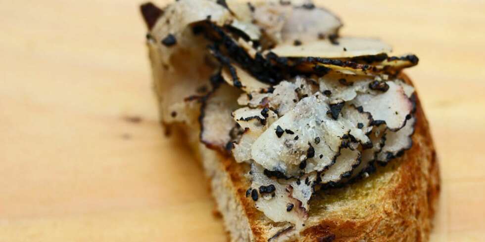 RESTAURANT I PROVENCE: På restaurant Bruno får man brød med trøffel som en appetittvekker RESTAURANT I PROVENCE: På restaurant Bruno får man brød med trøffel som en appetittvekker