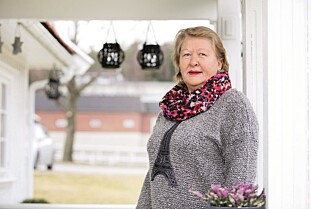 MINNER: Ranveig Solberg (61) husker kun glimtvis fra barndommen sin. Hun vet ikke hvorfor det er slik. Hukommelsen starter først ved barneskolealder. FOTO: Anne Elisabeth Næss. MINNER: Ranveig Solberg (61) husker kun glimtvis fra barndommen sin. Hun vet ikke hvorfor det er slik. Hukommelsen starter først ved barneskolealder. FOTO: Anne Elisabeth Næss.