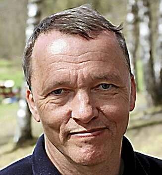TERJE BOMANN-LARSEN (60): Fisket med flue siden siden tidlig barndom, og har vært borti det meste fra bambus og massiv glassfiber til moderne grafitt. Aktiv i sportsfiskepressen siden 1980 og tester av fluestenger for Flugfiske i Norden og Alt om Fiske siden tidlig 90-tallet. TERJE BOMANN-LARSEN (60): Fisket med flue siden siden tidlig barndom, og har vært borti det meste fra bambus og massiv glassfiber til moderne grafitt. Aktiv i sportsfiskepressen siden 1980 og tester av fluestenger for Flugfiske i Norden og Alt om Fiske siden tidlig 90-tallet.