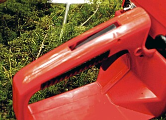 Shindaiwa: Gassperren kilte seg fast i innklemt posisjon. Shindaiwa: Gassperren kilte seg fast i innklemt posisjon.