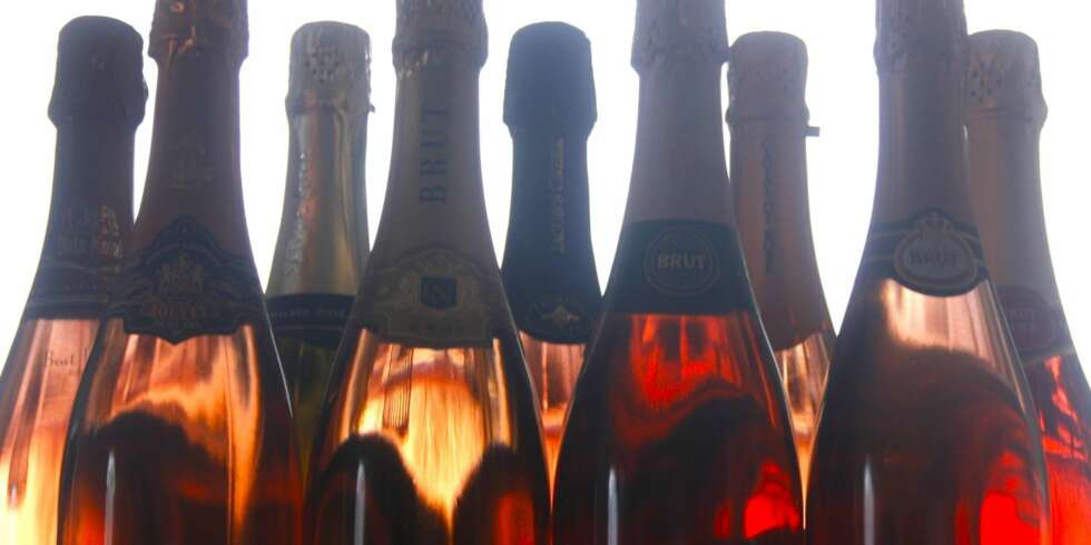 VIN TIL VALENTINES: Rosa bobler gjør susen til Valentines. VIN TIL VALENTINES: Rosa bobler gjør susen til Valentines.