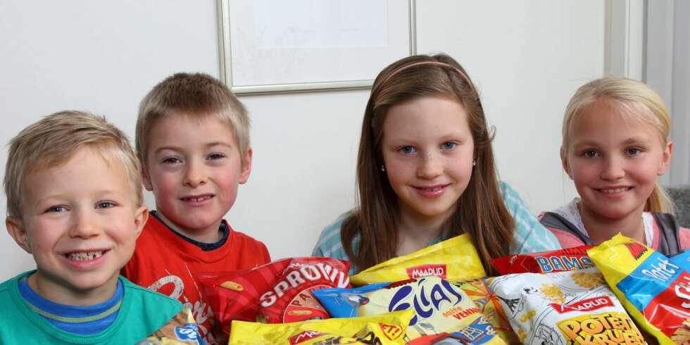 TESTPANELET: Birk (6) (f.v.), Jakob (6), Dina (10) og Michelle (10) har testet potetgull for Foreldre & Barn. TESTPANELET: Birk (6) (f.v.), Jakob (6), Dina (10) og Michelle (10) har testet potetgull for Foreldre & Barn.
