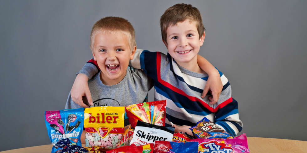MYE GODT I POSE: Her var det mye snadder, synes 7-åringene Andreas og Øyvind Andreas. MYE GODT I POSE: Her var det mye snadder, synes 7-åringene Andreas og Øyvind Andreas.