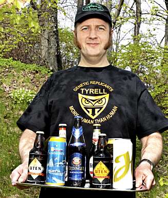 EKSPERT: I tillegg til de gravide har ølekspert David Løite testet det alkoholfri ølet. EKSPERT: I tillegg til de gravide har ølekspert David Løite testet det alkoholfri ølet.
