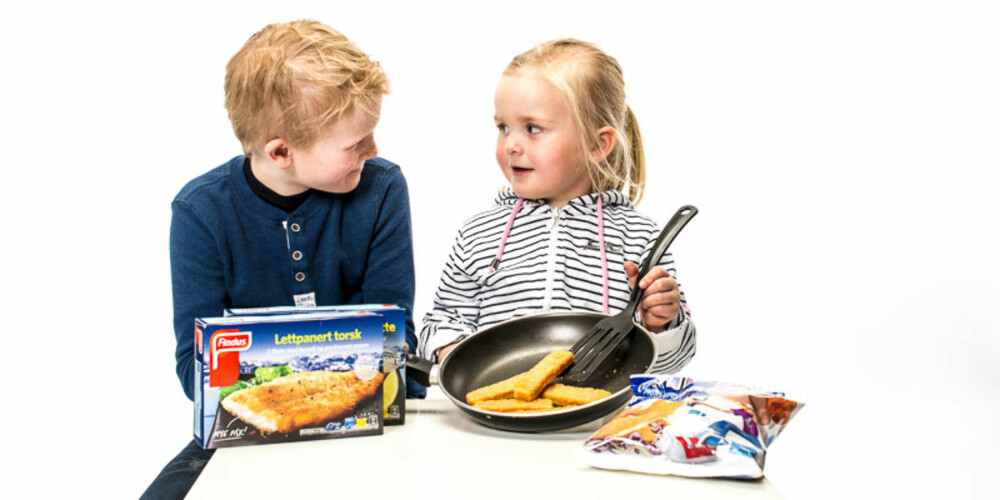 LETTVINT MIDDAG: Fiskepinner klarer alle å lage, demonstrerer Emma (3). LETTVINT MIDDAG: Fiskepinner klarer alle å lage, demonstrerer Emma (3).