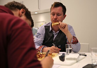 Panelet:Joakim Bakken og Jan Ivar Nykvist har testet over 50 pizzaer Panelet:Joakim Bakken og Jan Ivar Nykvist har testet over 50 pizzaer
