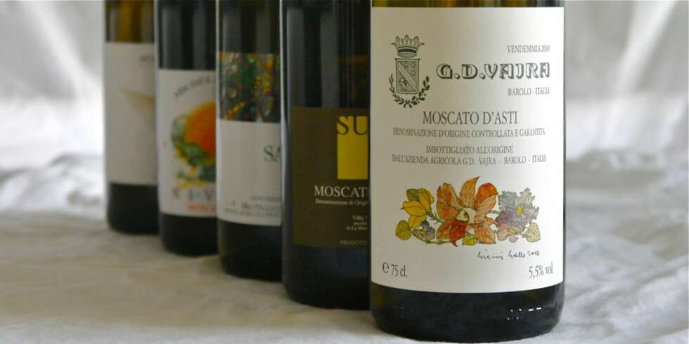 FRUKTIGE: Moscato d¿Asti er søte, lette og veldig fruktige, musserende viner fra Piemonte i Nord-Italia. FRUKTIGE: Moscato d¿Asti er søte, lette og veldig fruktige, musserende viner fra Piemonte i Nord-Italia.