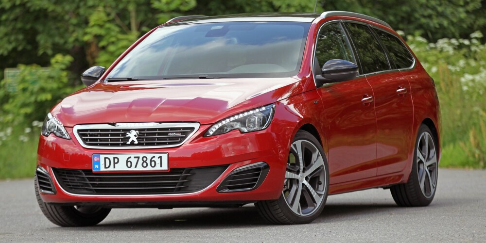TOPPSCORE x 4: Fire Peugeot 308-modeller ble belønnet med toppscore i våre 2015-tester. Det vitner om god bredde og et produkt som virkelig holder mål. TOPPSCORE x 4: Fire Peugeot 308-modeller ble belønnet med toppscore i våre 2015-tester. Det vitner om god bredde og et produkt som virkelig holder mål.