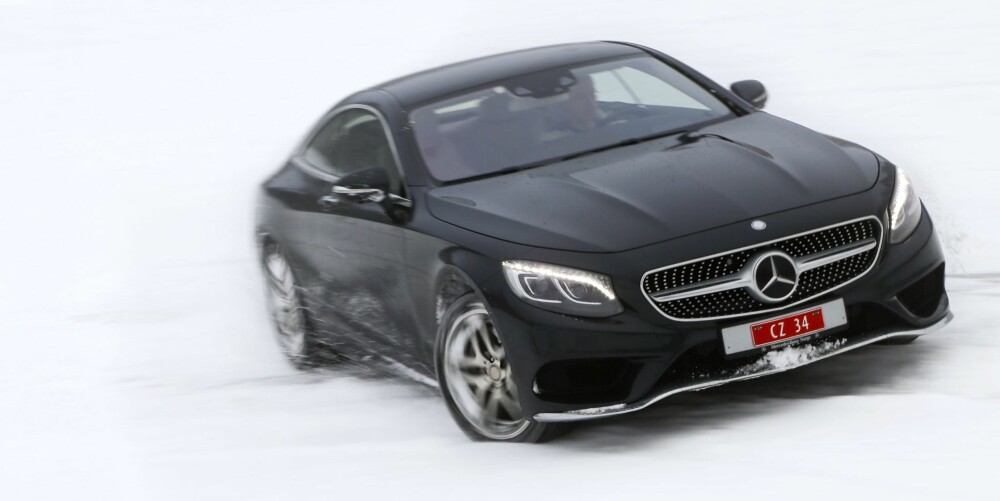 FANTASTISK: Mercedes-Benz S500 Coupé 4Matic er fantastisk på alle måter. Fantastisk å kjøre, fantastisk å se på og fantastisk dyr. FANTASTISK: Mercedes-Benz S500 Coupé 4Matic er fantastisk på alle måter. Fantastisk å kjøre, fantastisk å se på og fantastisk dyr.