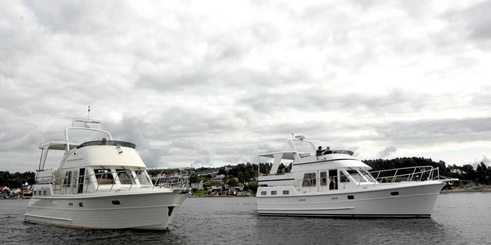 LIKE: Adagio Sundeck 40 og Royaler Sundeck 38 er muligens de likeste båtene vi har testet til nå. LIKE: Adagio Sundeck 40 og Royaler Sundeck 38 er muligens de likeste båtene vi har testet til nå.