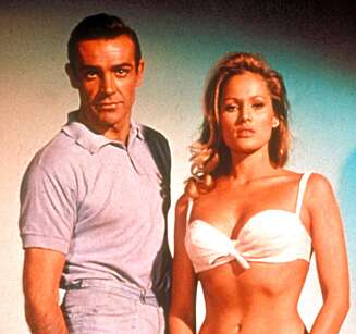 Ursula Andress og Sean Connery i "Dr. No". Ursula Andress og Sean Connery i "Dr. No".