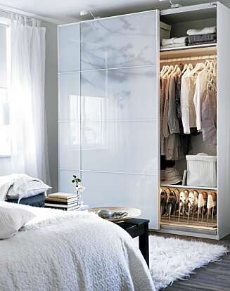 PRAKTISK: Bildet viser PAX skyvedørsgarderobe og selges hos Ikea. PRAKTISK: Bildet viser PAX skyvedørsgarderobe og selges hos Ikea.
