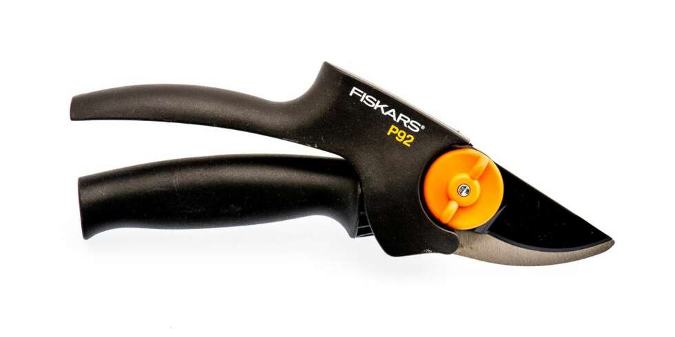 TEST AV BESKJÆRINGSSAKSER: Fiskars Power Gear P92 TEST AV BESKJÆRINGSSAKSER: Fiskars Power Gear P92