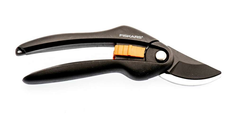 TEST AV BESKJÆRINGSSAKSER: Fiskars SingleStep P26 TEST AV BESKJÆRINGSSAKSER: Fiskars SingleStep P26