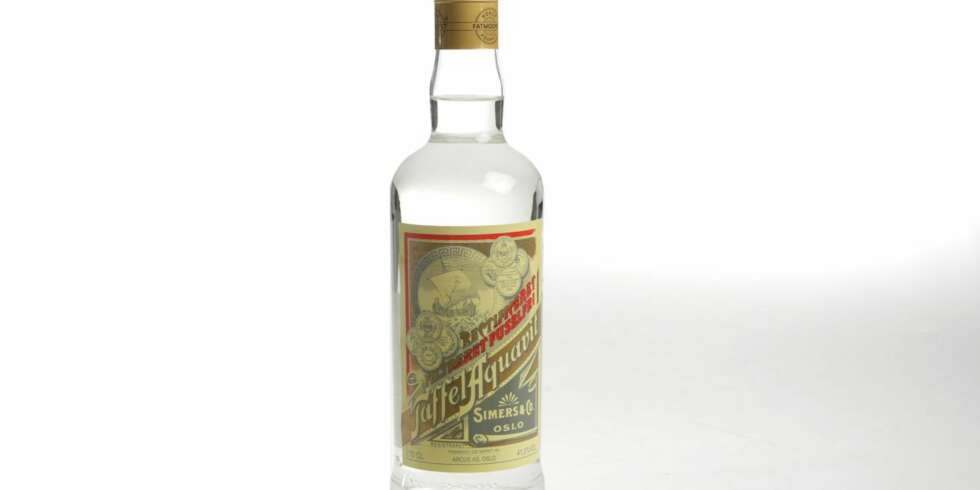 AKEVITT-TEST: Simers Taffel Aquavit. FOTO: Øyvind Lie AKEVITT-TEST: Simers Taffel Aquavit. FOTO: Øyvind Lie
