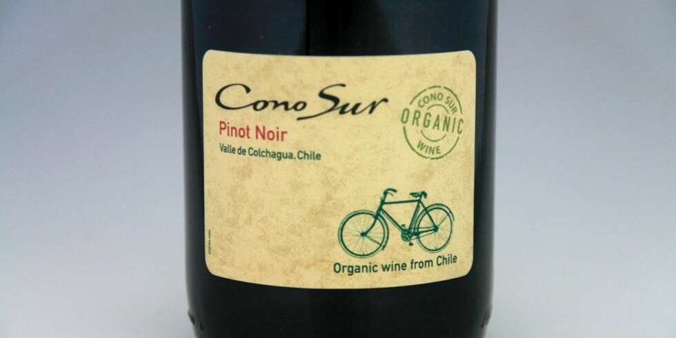 GODT RØDT TIL TORSK: Cono Sur Organic Pinot Noir 2014. FOTO: Arnie Stalheim GODT RØDT TIL TORSK: Cono Sur Organic Pinot Noir 2014. FOTO: Arnie Stalheim