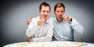 TESTPANELET: Jan Ivar Nykvist og Joakim Bakken fra Team BarbieQ smakte seg gjennom 15 ulike typer potetsalat. TESTPANELET: Jan Ivar Nykvist og Joakim Bakken fra Team BarbieQ smakte seg gjennom 15 ulike typer potetsalat.