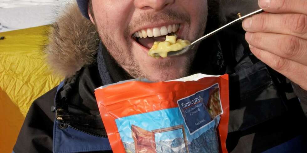 LETT Å BÆRE, LETT Å SPISE: Frysetørret turmat er svært praktisk på tur. I denne testen har vi lagt vekt på smak, næringsinnhold og kaloriinnhold. LETT Å BÆRE, LETT Å SPISE: Frysetørret turmat er svært praktisk på tur. I denne testen har vi lagt vekt på smak, næringsinnhold og kaloriinnhold.