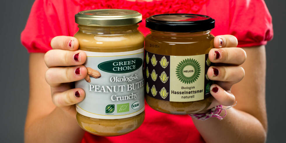TESTVINNERNE: Økologisk peanøttsmør og hasselnøttsmør kom best ut i vår test av nøttepålegg. TESTVINNERNE: Økologisk peanøttsmør og hasselnøttsmør kom best ut i vår test av nøttepålegg.
