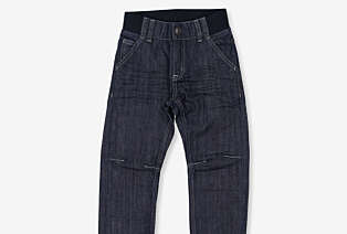 Myke jeans med strikk i livet er perfekt for aktive små kropper. Myke jeans med strikk i livet er perfekt for aktive små kropper.