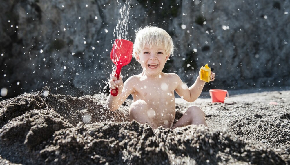 FAMILIEFERIE I ITALIA: Frister det å reise til Italia og oppleve strandliv med de minste? Her er tre forslag til steder dere kan dra! FOTO: Getty Images. FAMILIEFERIE I ITALIA: Frister det å reise til Italia og oppleve strandliv med de minste? Her er tre forslag til steder dere kan dra! FOTO: Getty Images.
