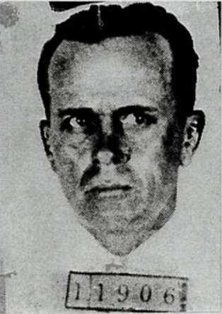 Arrestasjonen av Arthur Barker var begynnelsen på slutten for banden. Arrestasjonen av Arthur Barker var begynnelsen på slutten for banden.